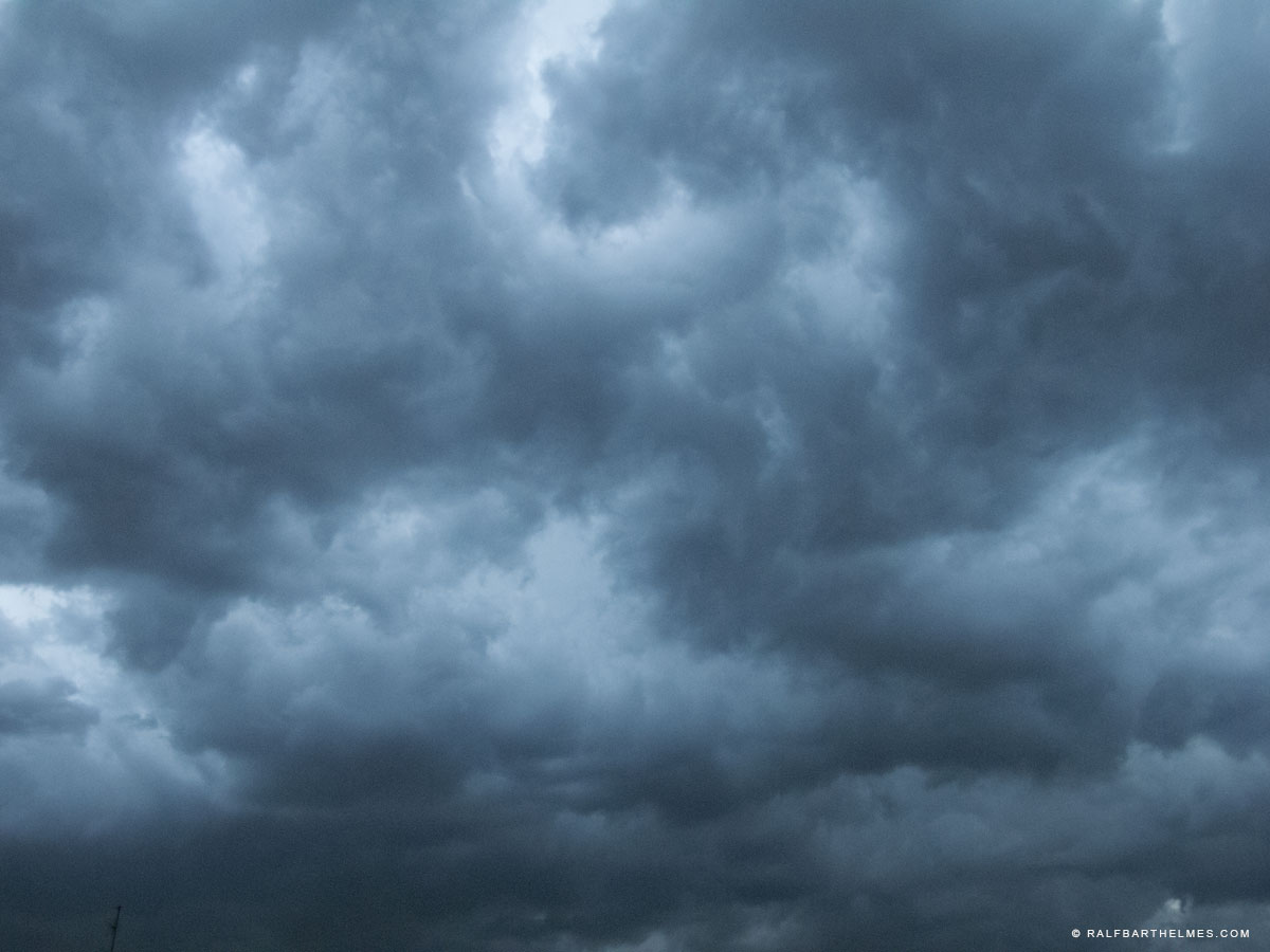 429-frankfurt-stormy-sky-foto