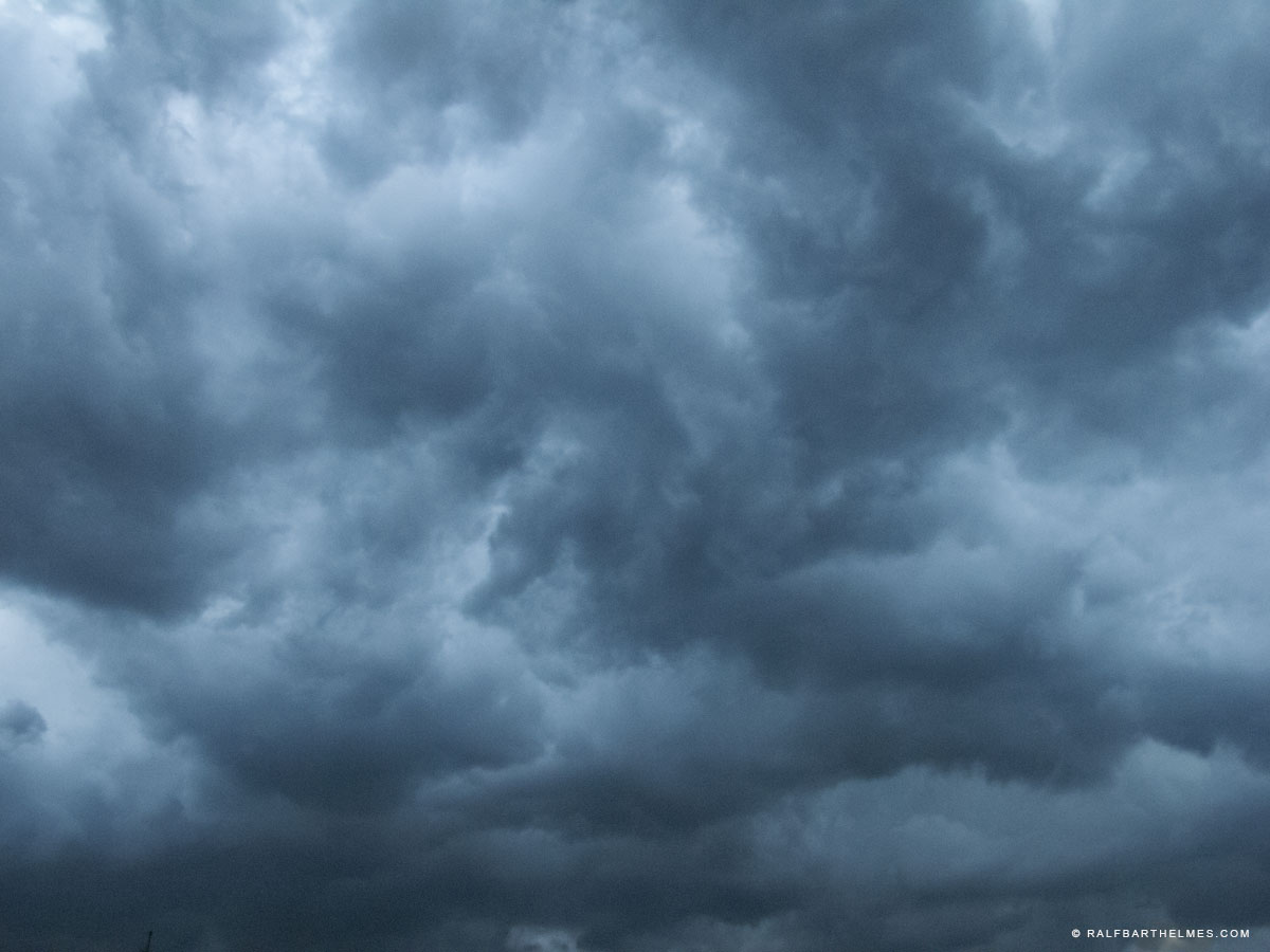 430-frankfurt-stormy-sky-foto
