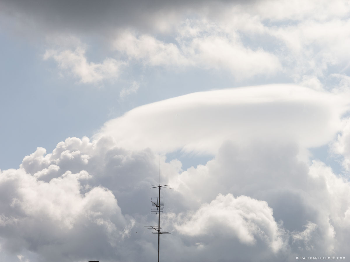 468-sky-clouds-frankfurt-foto
